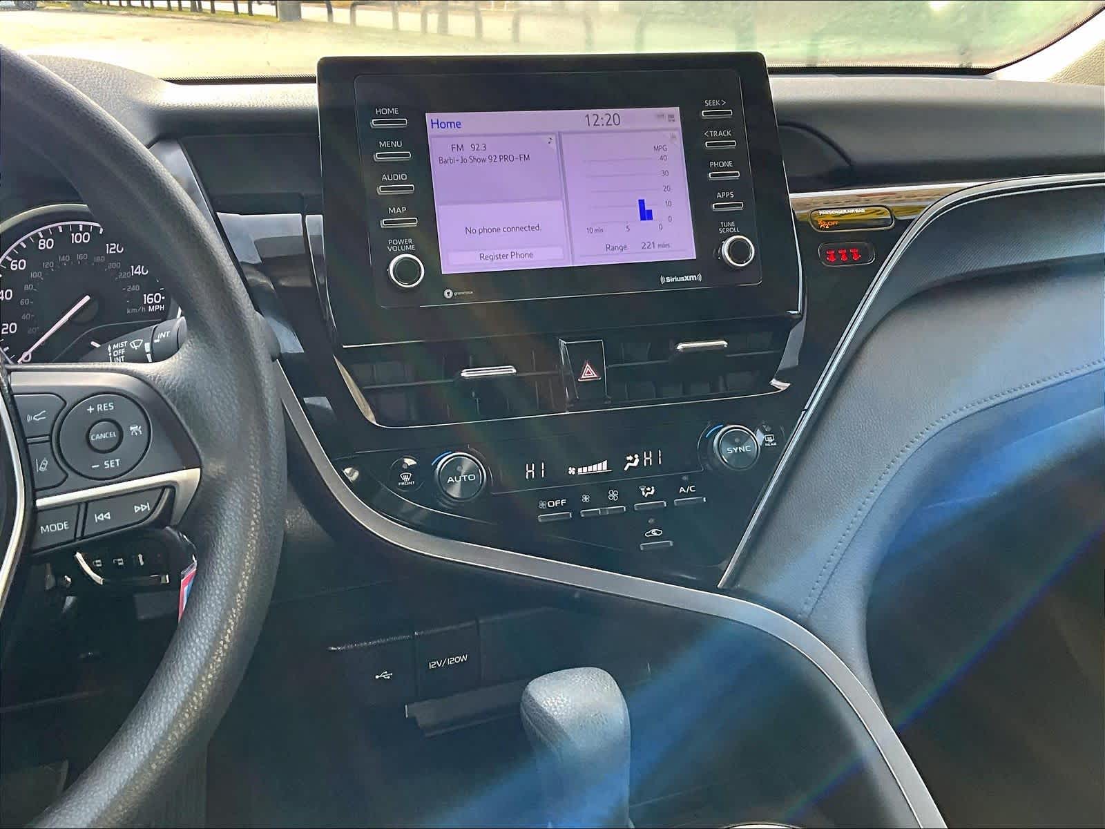 2024 Toyota Camry LE - Photo 18