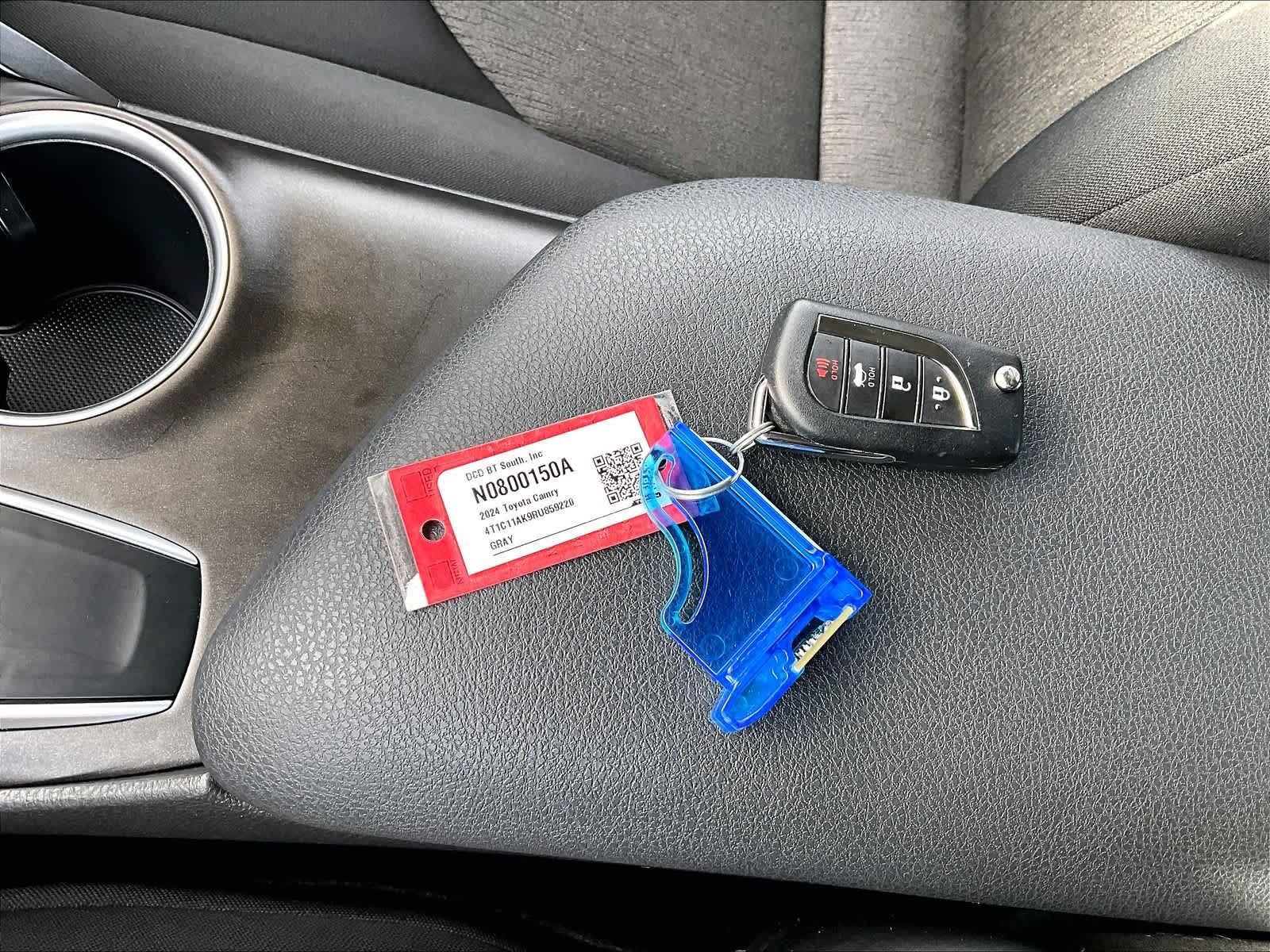 2024 Toyota Camry LE - Photo 30