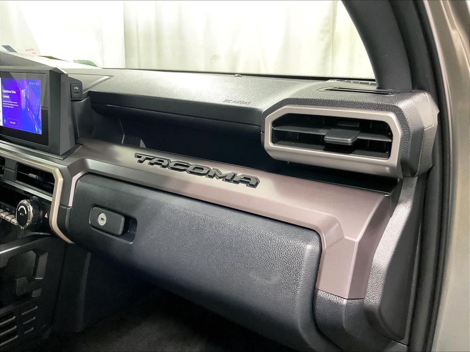 2025 Toyota Tacoma TRD Off Road - Photo 13
