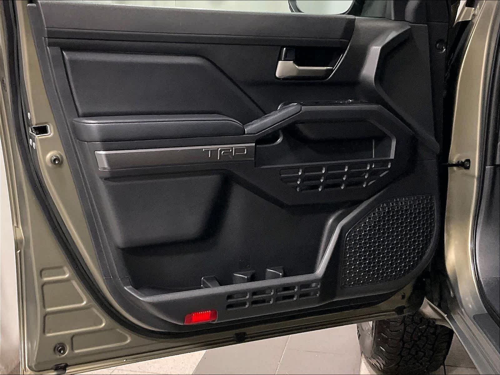 2025 Toyota Tacoma TRD Off Road - Photo 9