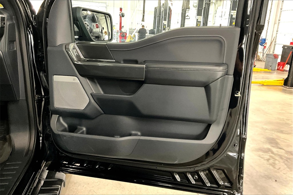 2023 Ford F-150 XL - Photo 12