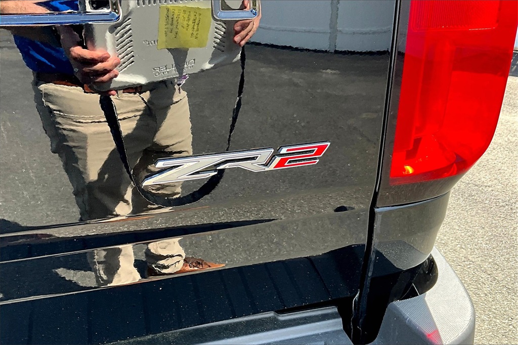 2021 Chevrolet Colorado ZR2 - Photo 28