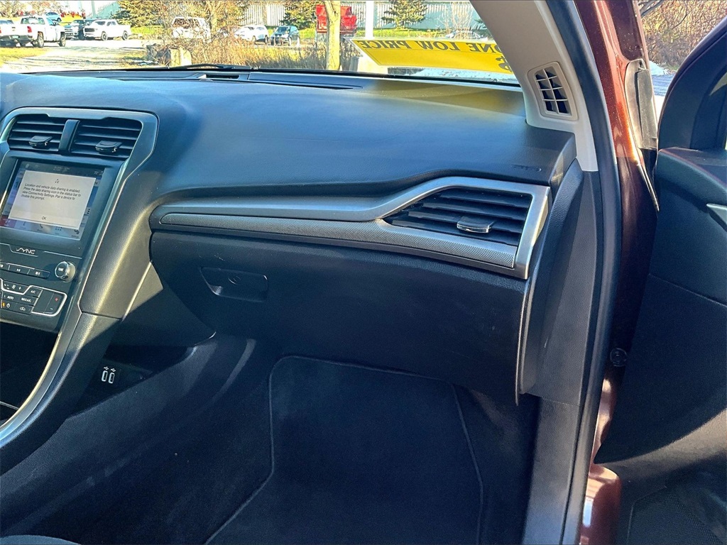 2019 Ford Fusion SE - Photo 13