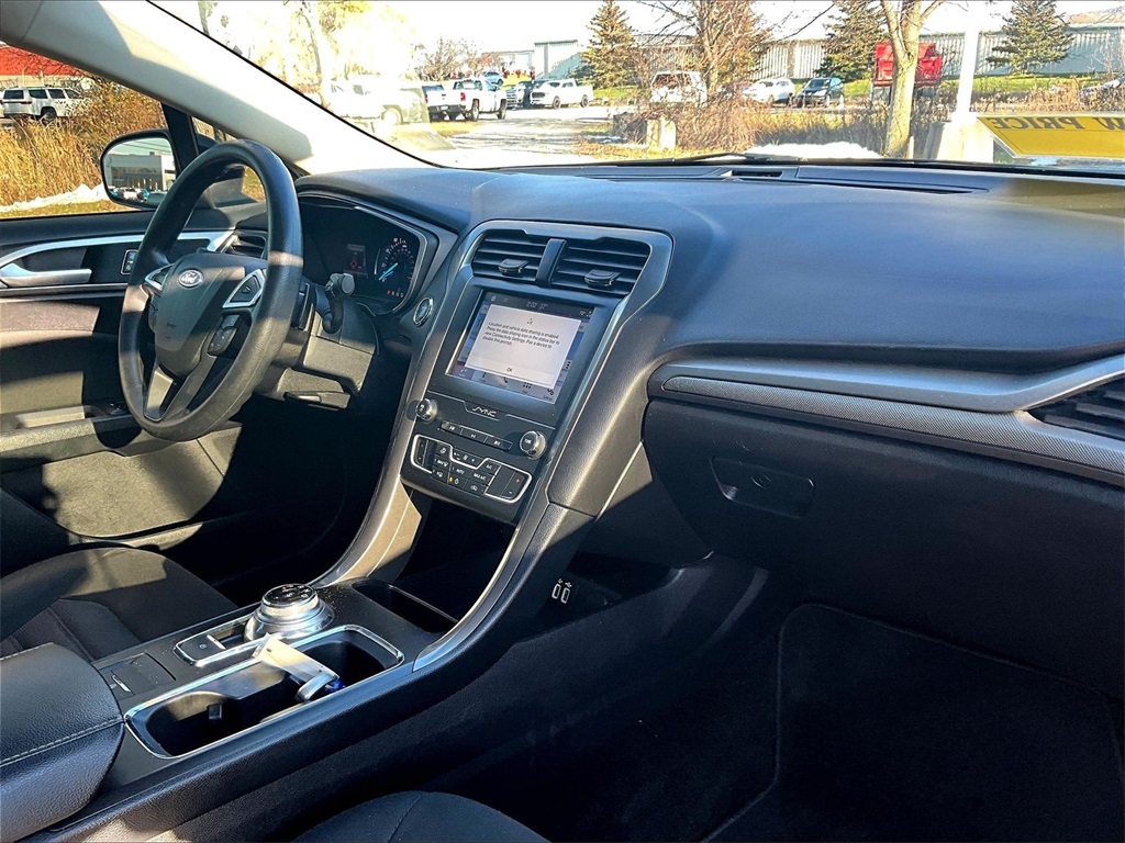2019 Ford Fusion SE - Photo 14