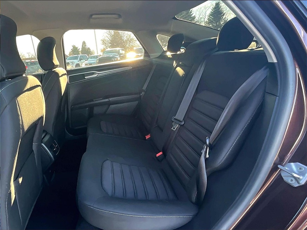 2019 Ford Fusion SE - Photo 15