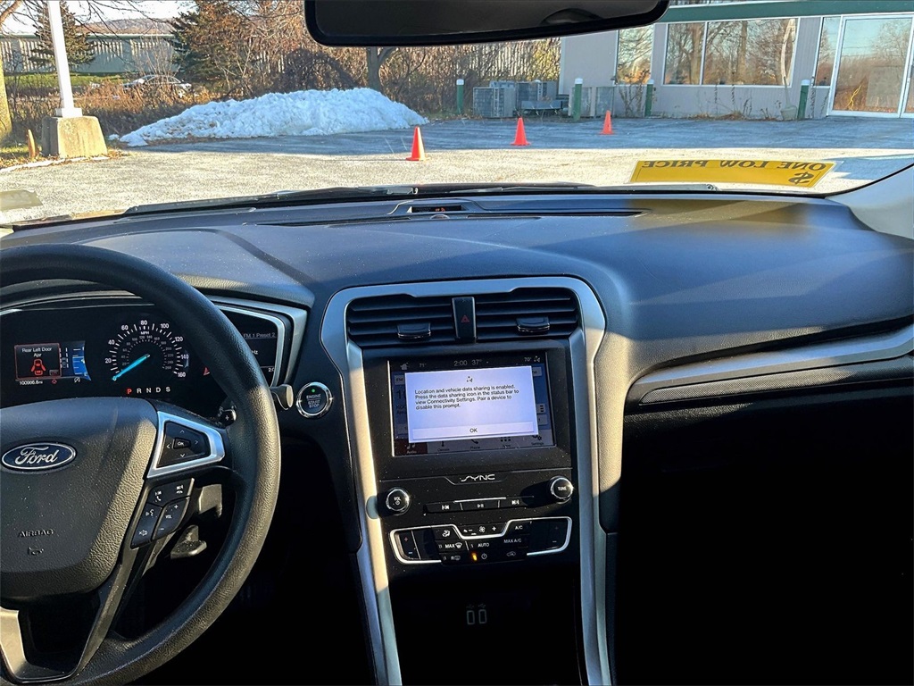 2019 Ford Fusion SE - Photo 18