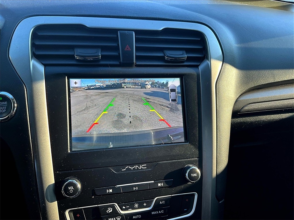 2019 Ford Fusion SE - Photo 19