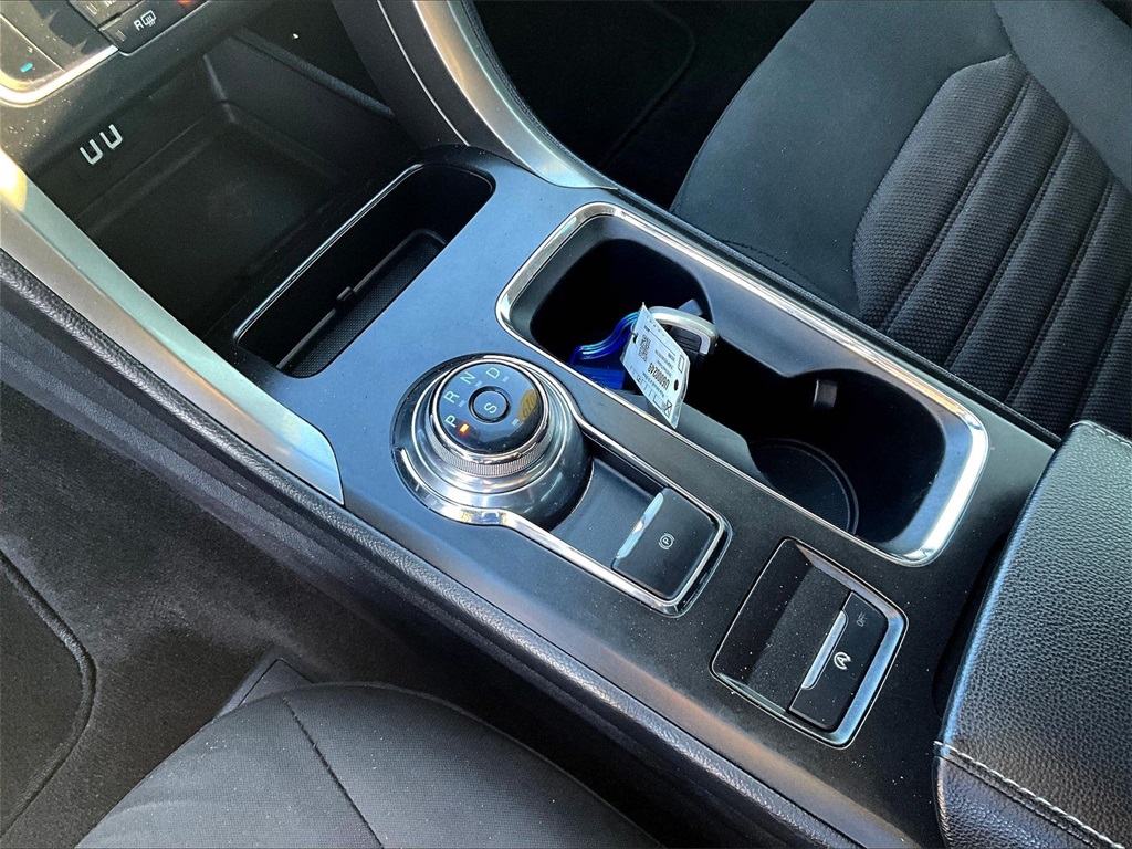 2019 Ford Fusion SE - Photo 20