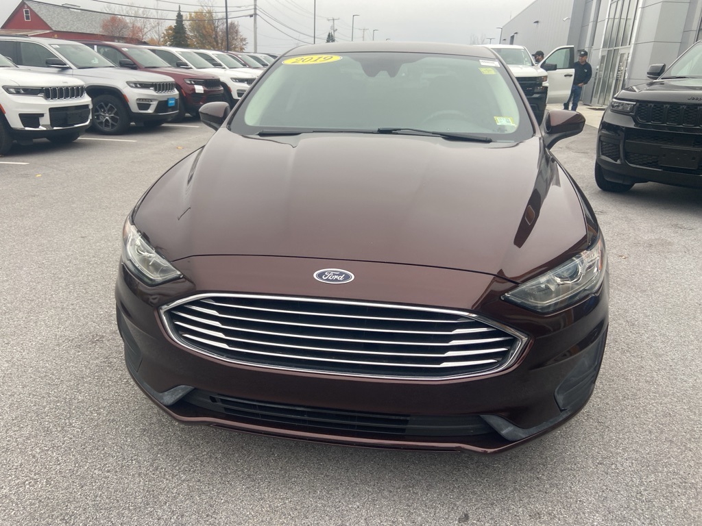 2019 Ford Fusion SE - Photo 2