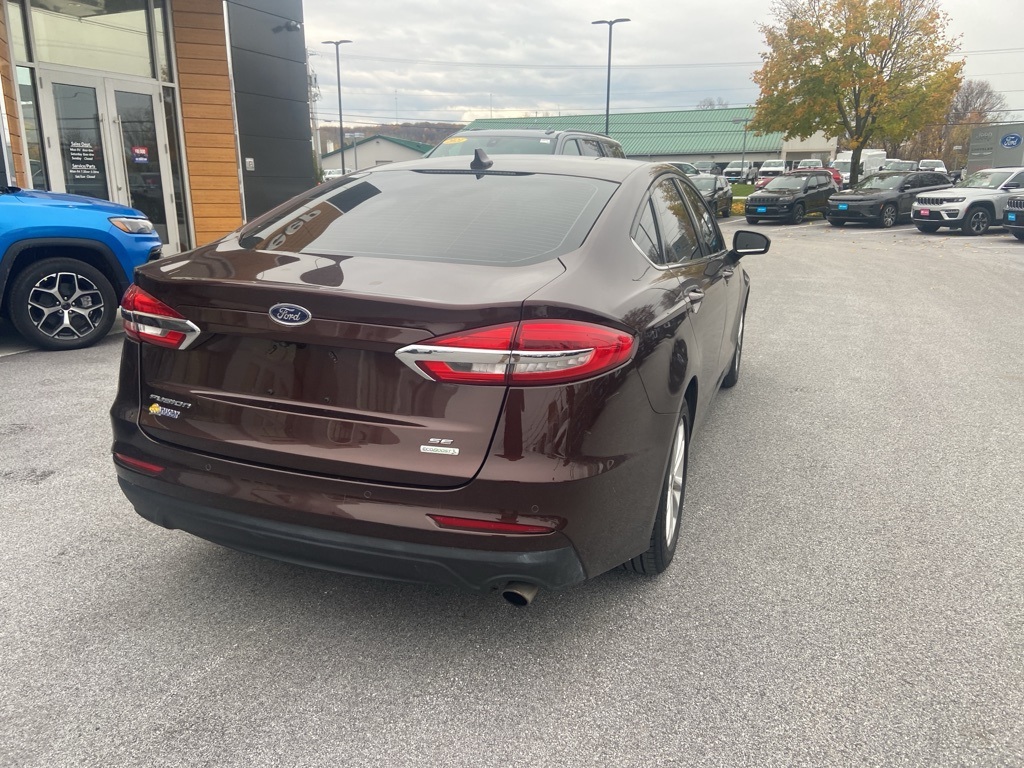 2019 Ford Fusion SE - Photo 5