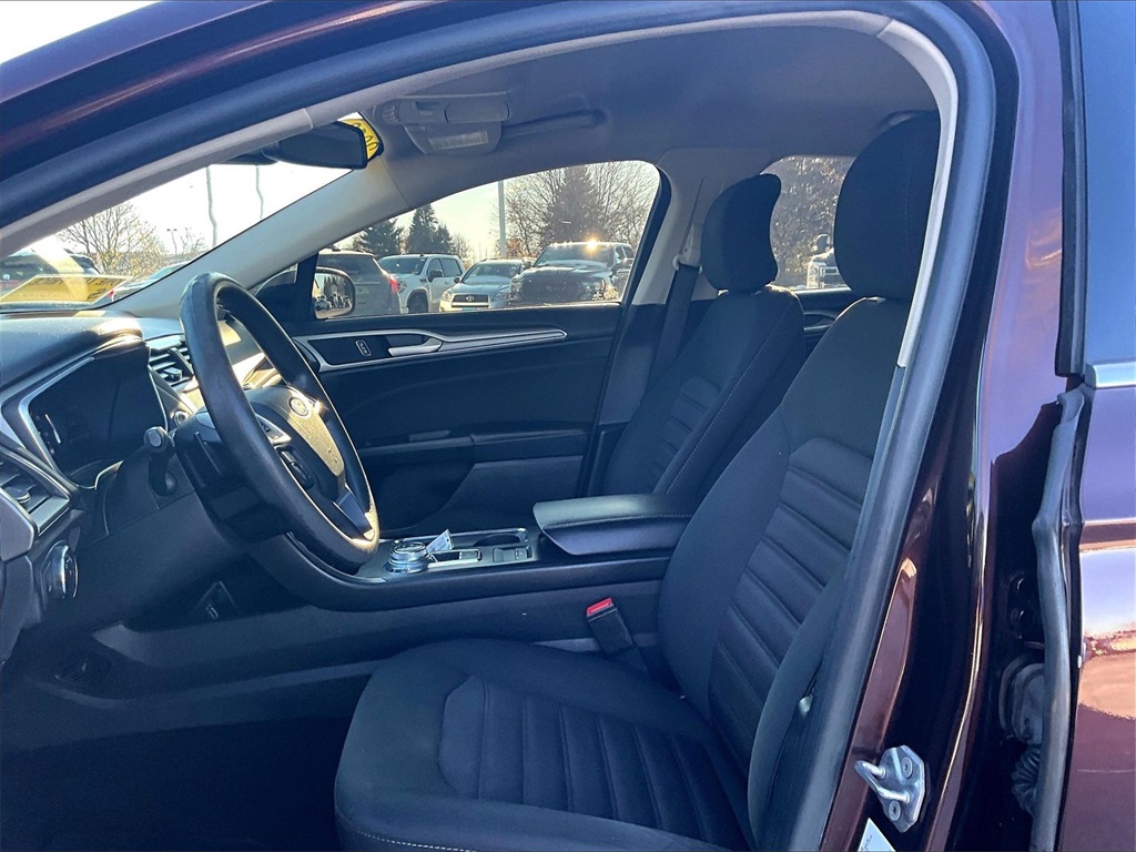 2019 Ford Fusion SE - Photo 10
