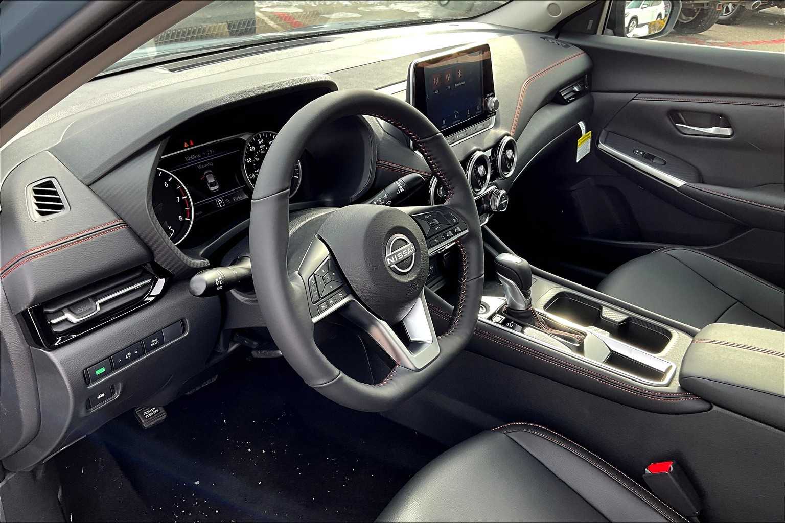 2025 Nissan Sentra SR - Photo 9