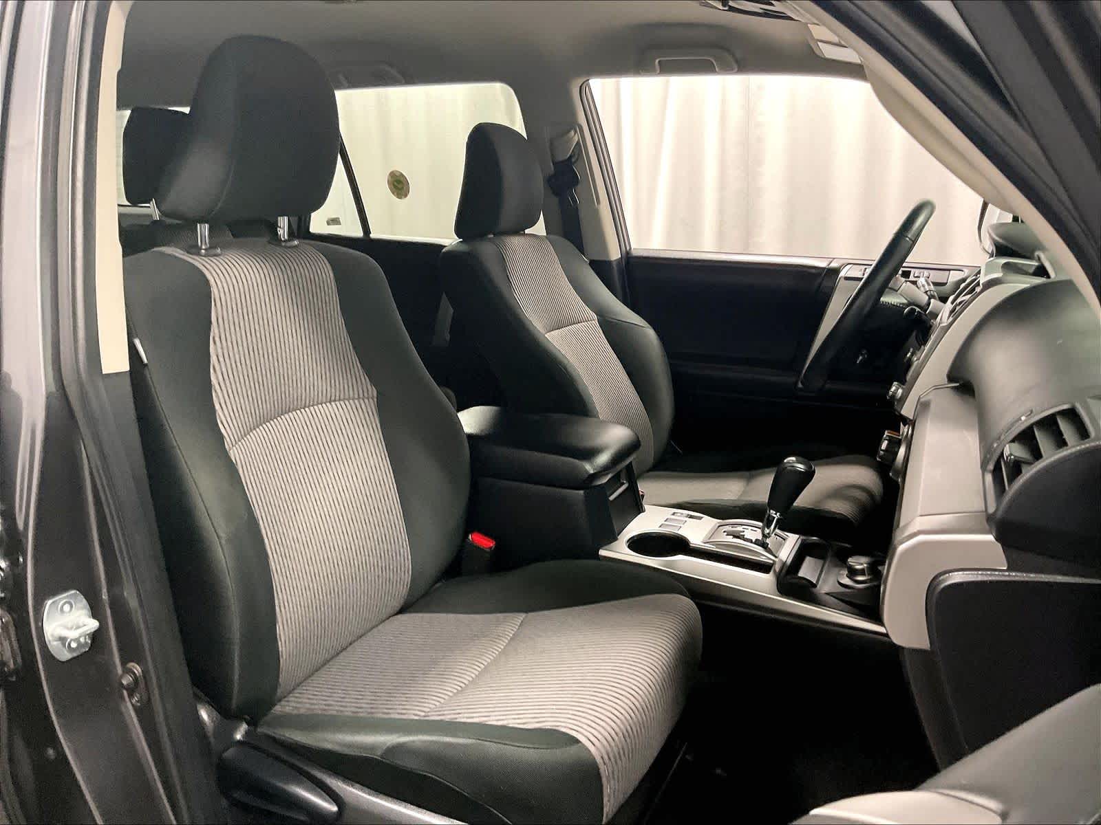 2020 Toyota 4Runner SR5 - Photo 11