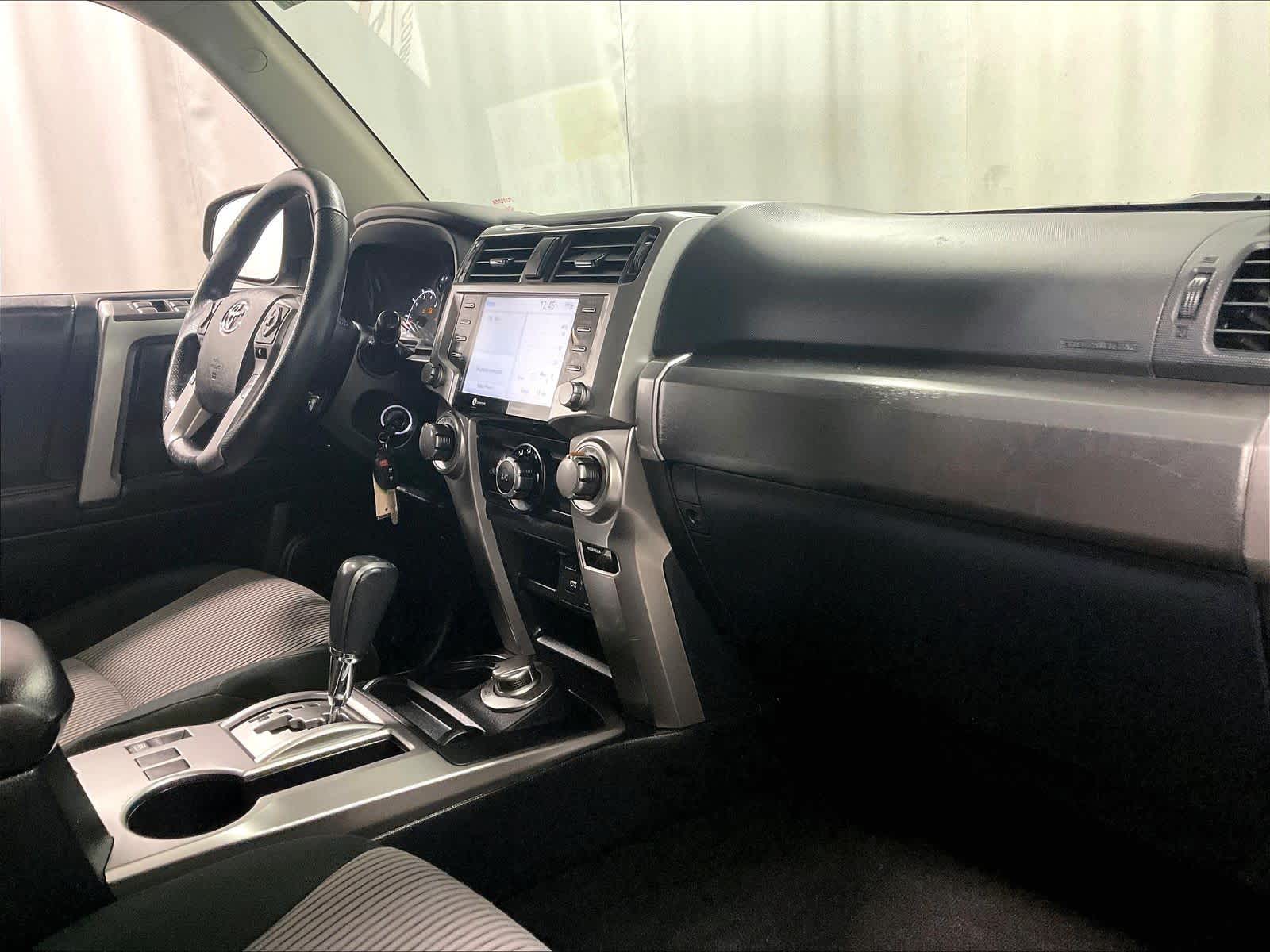 2020 Toyota 4Runner SR5 - Photo 14