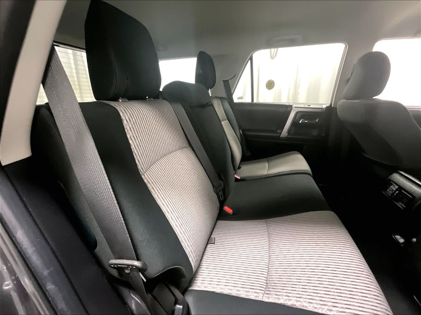 2020 Toyota 4Runner SR5 - Photo 16