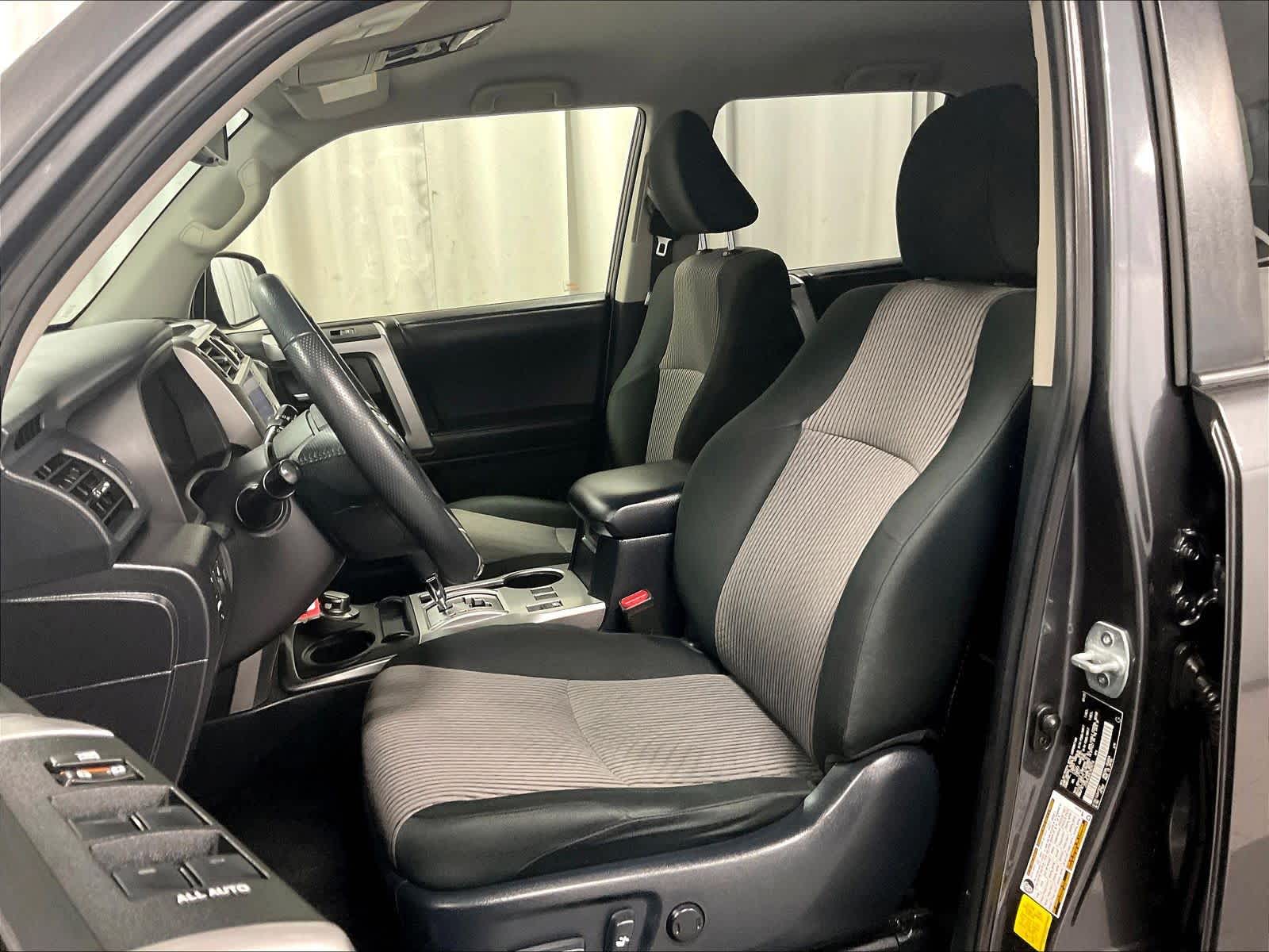 2020 Toyota 4Runner SR5 - Photo 10