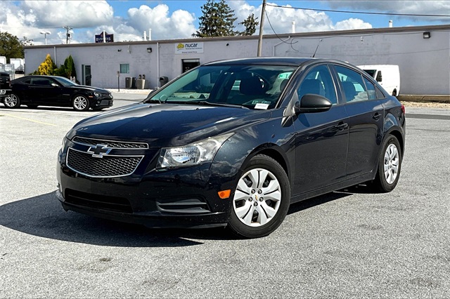 2014 Chevrolet Cruze LS - Photo 2