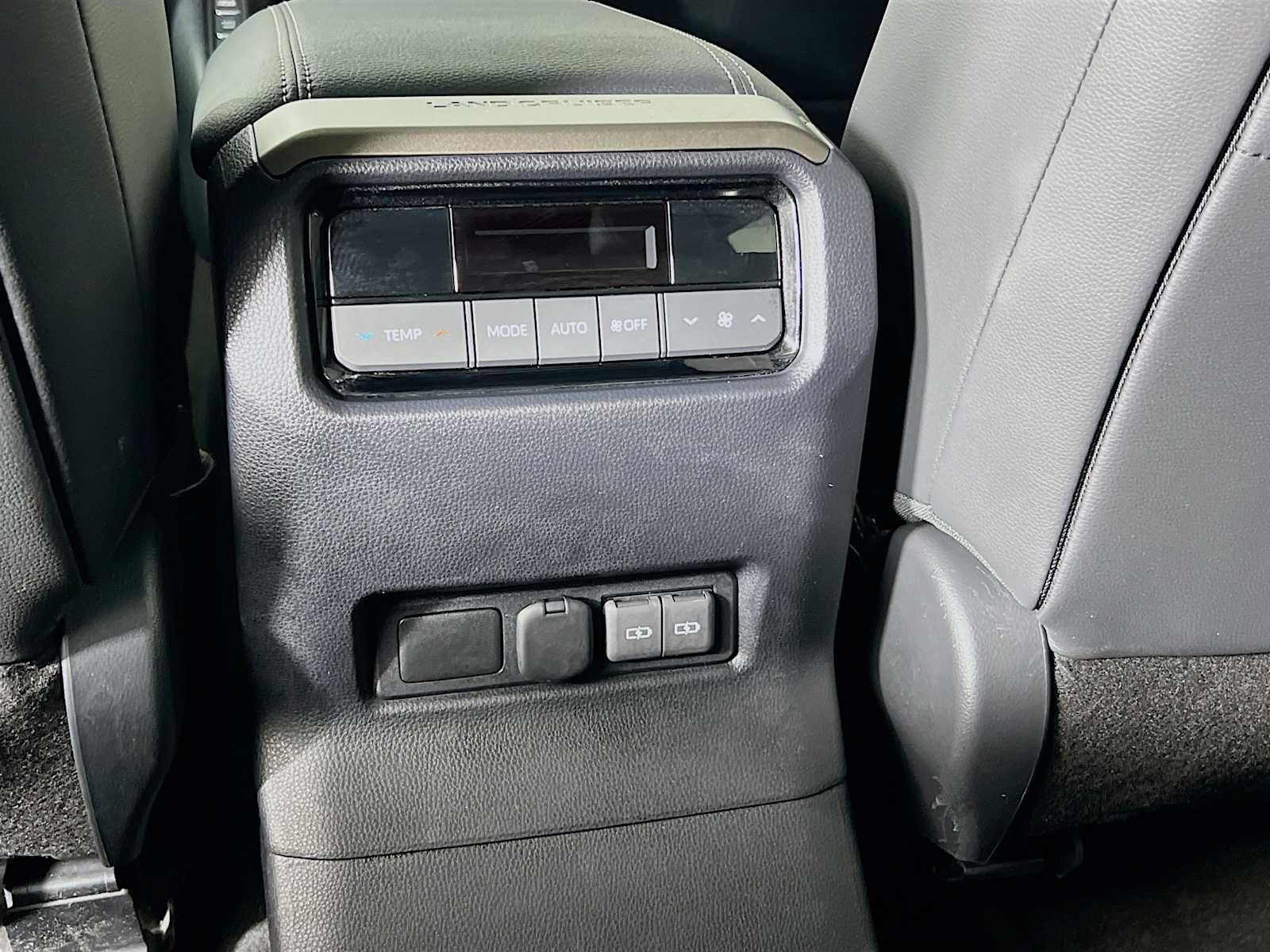 2025 Toyota Land Cruiser  - Photo 26