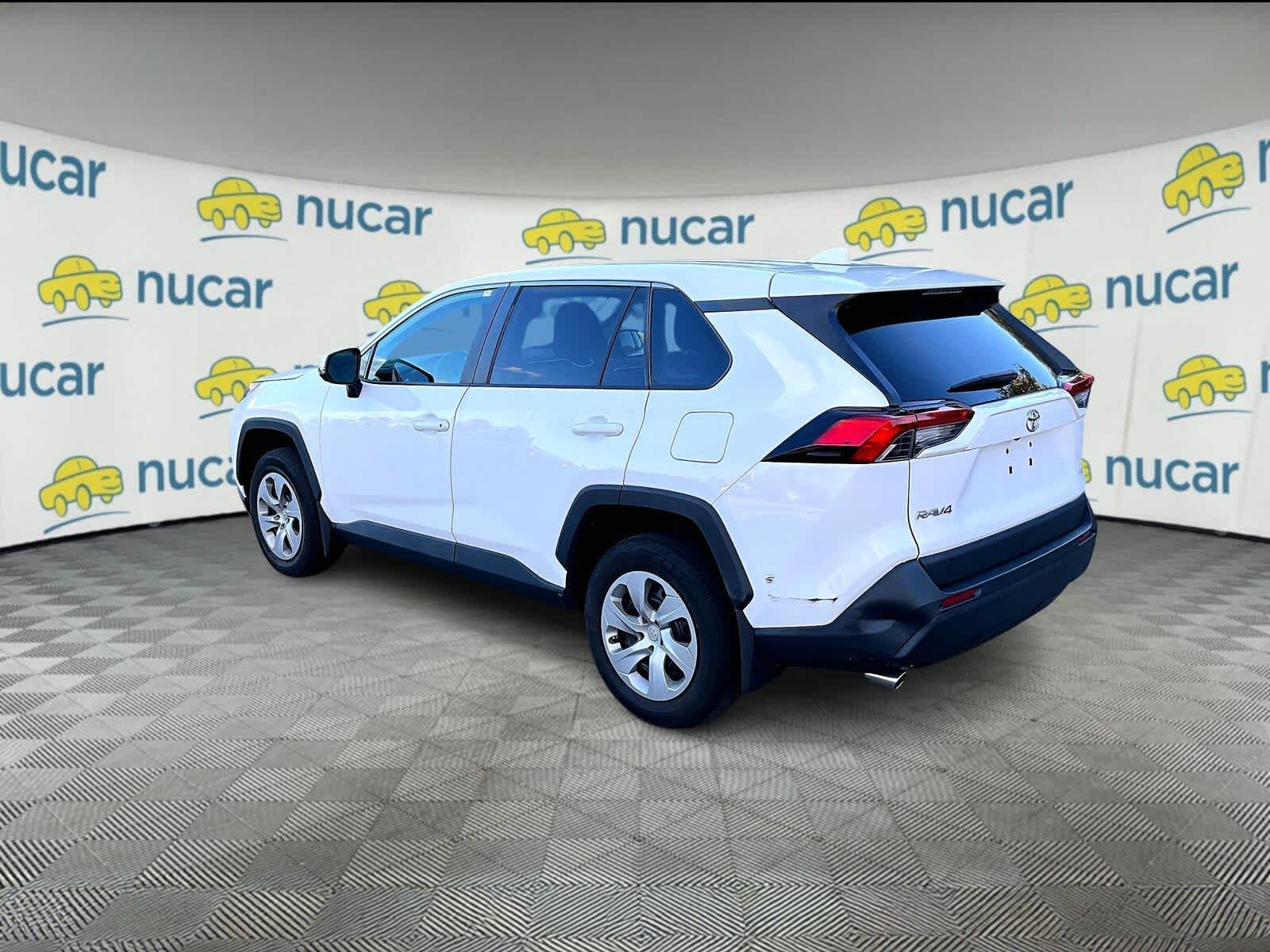 2022 Toyota RAV4 LE - Photo 3