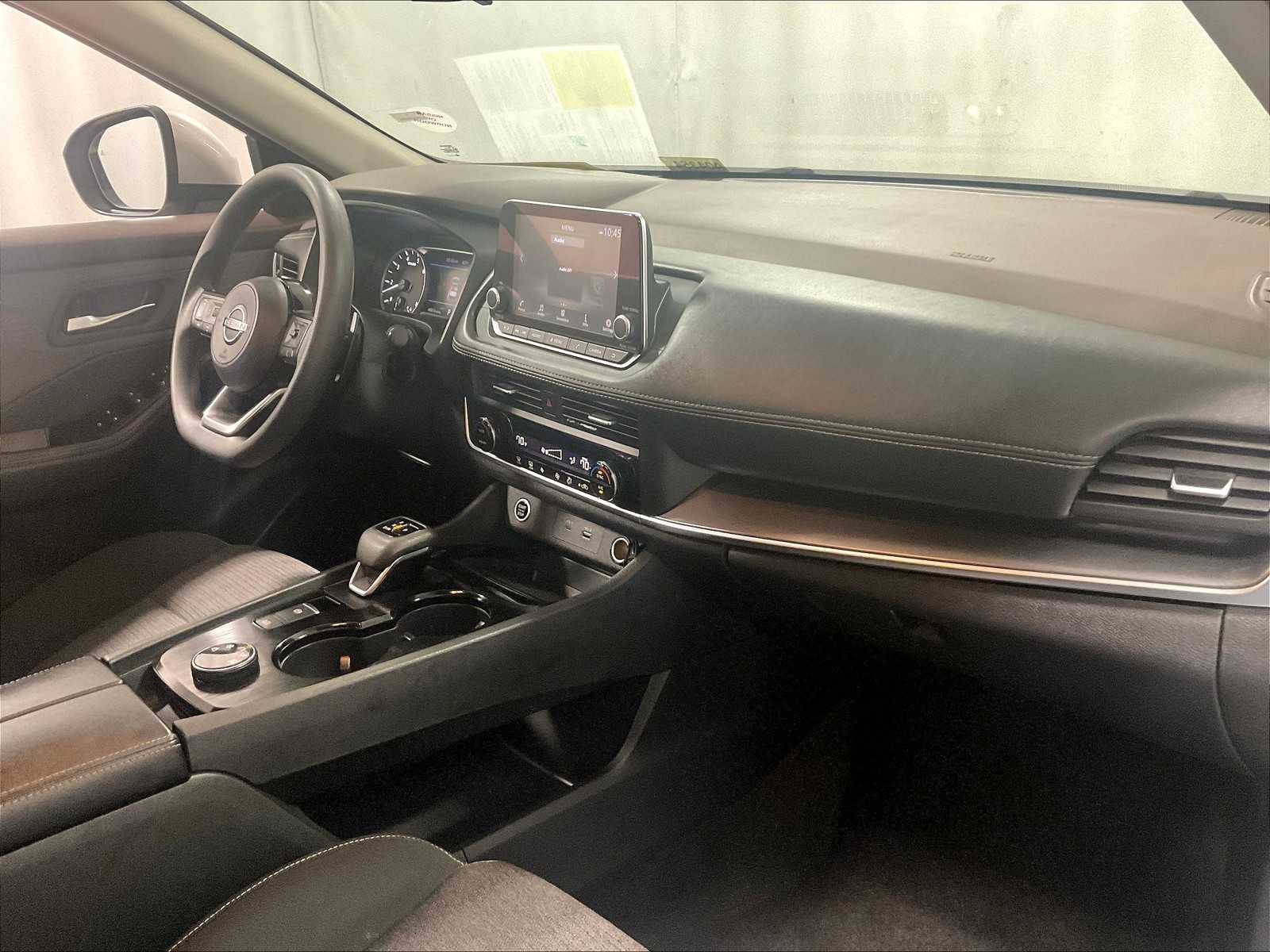 2023 Nissan Rogue SV - Photo 14