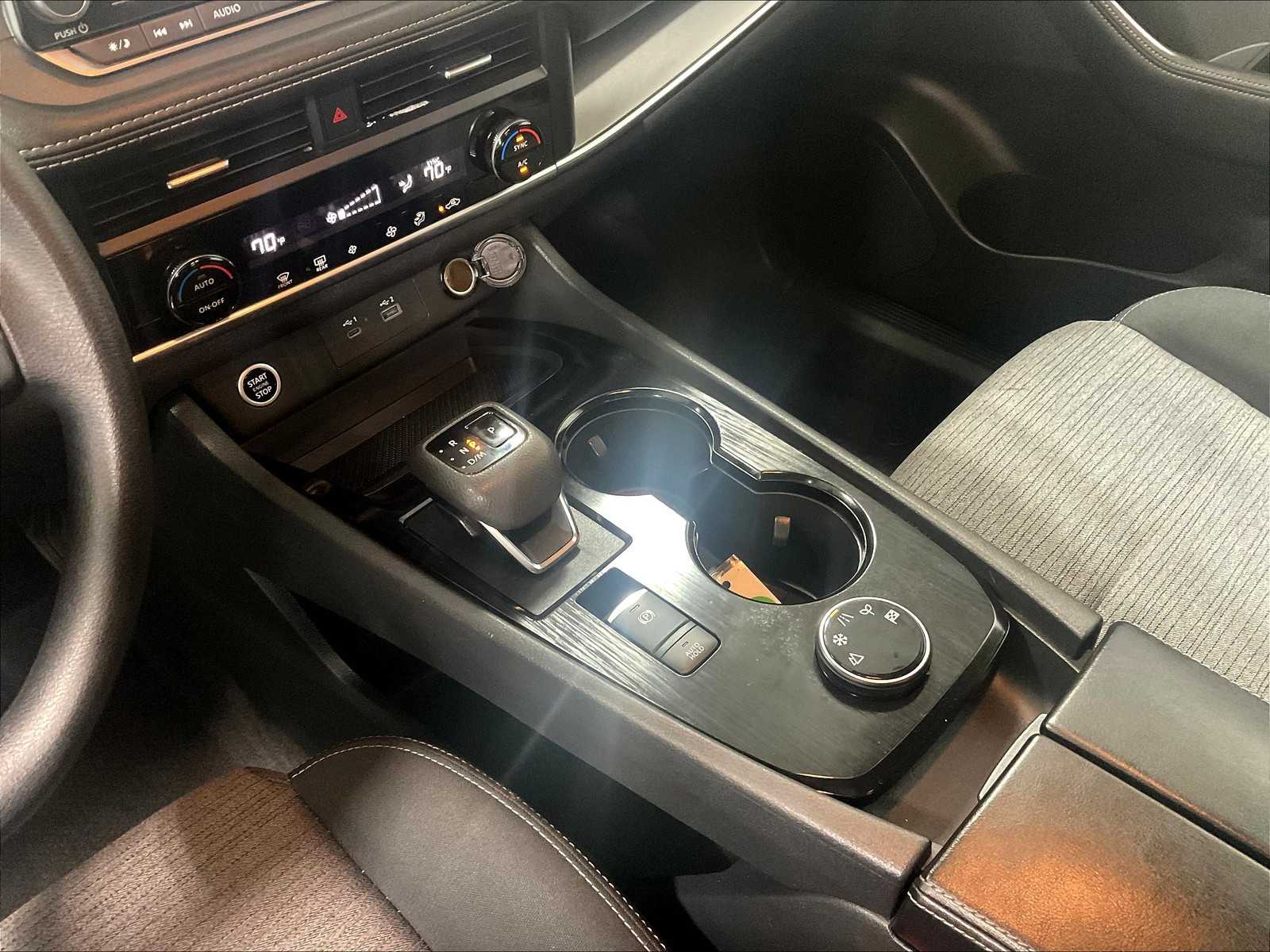 2023 Nissan Rogue SV - Photo 20