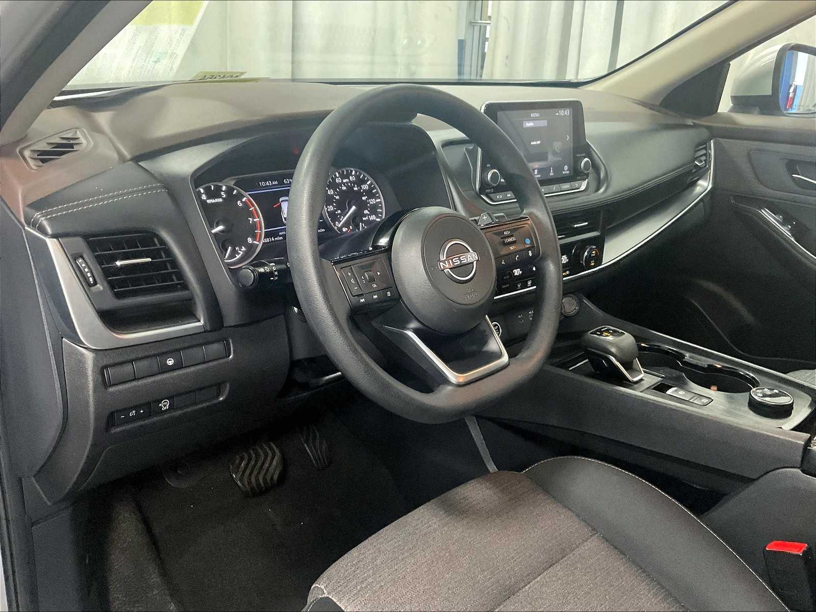 2023 Nissan Rogue SV - Photo 8