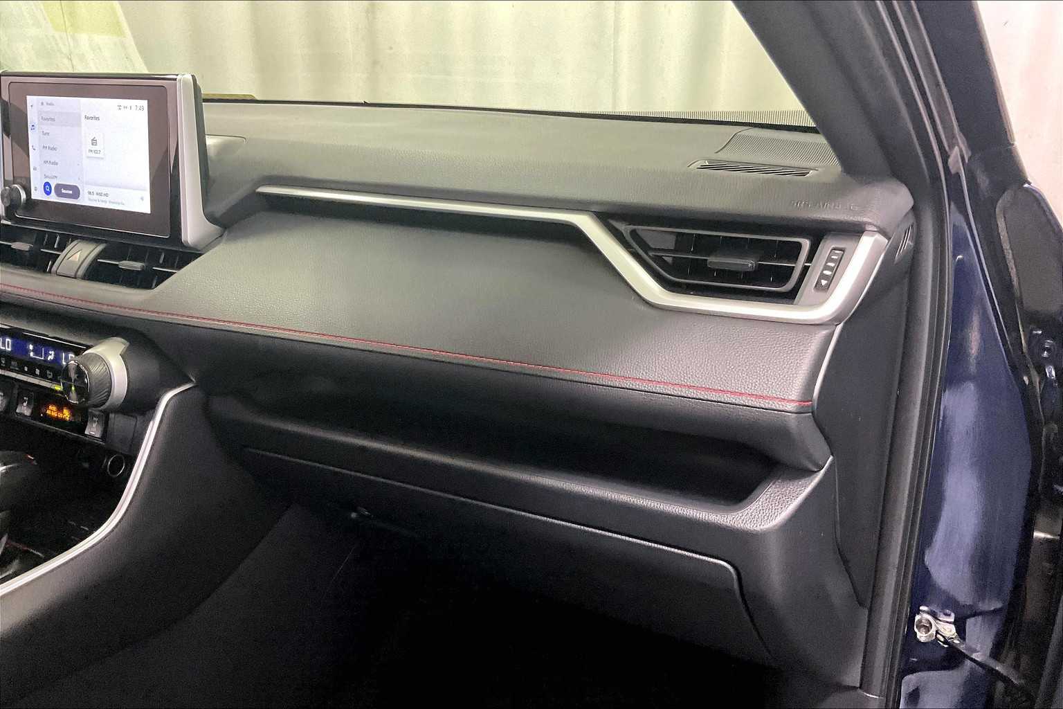2023 Toyota RAV4 Prime SE - Photo 13