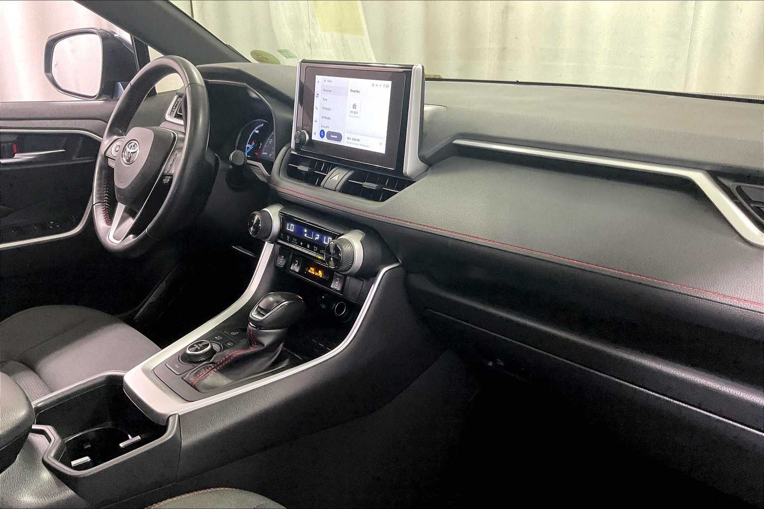 2023 Toyota RAV4 Prime SE - Photo 14
