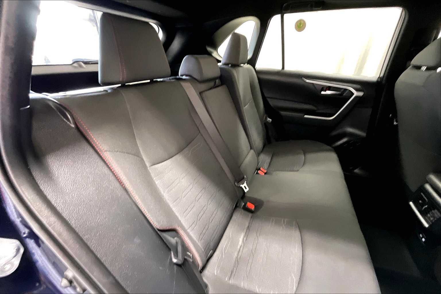 2023 Toyota RAV4 Prime SE - Photo 16