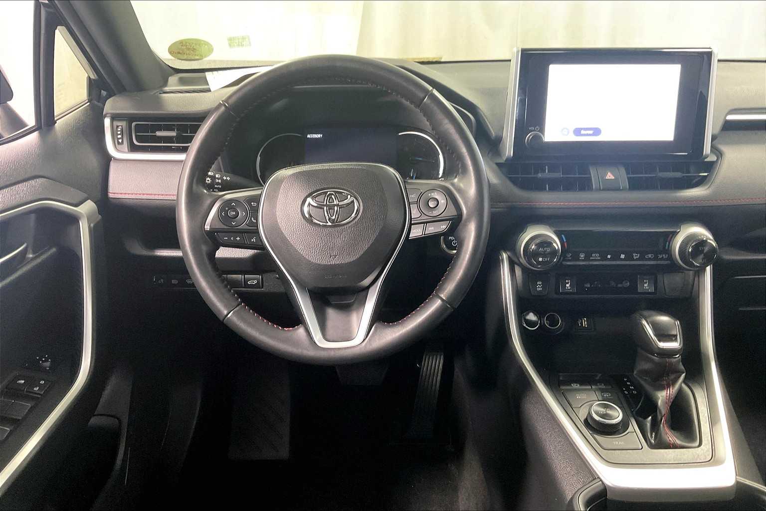 2023 Toyota RAV4 Prime SE - Photo 17