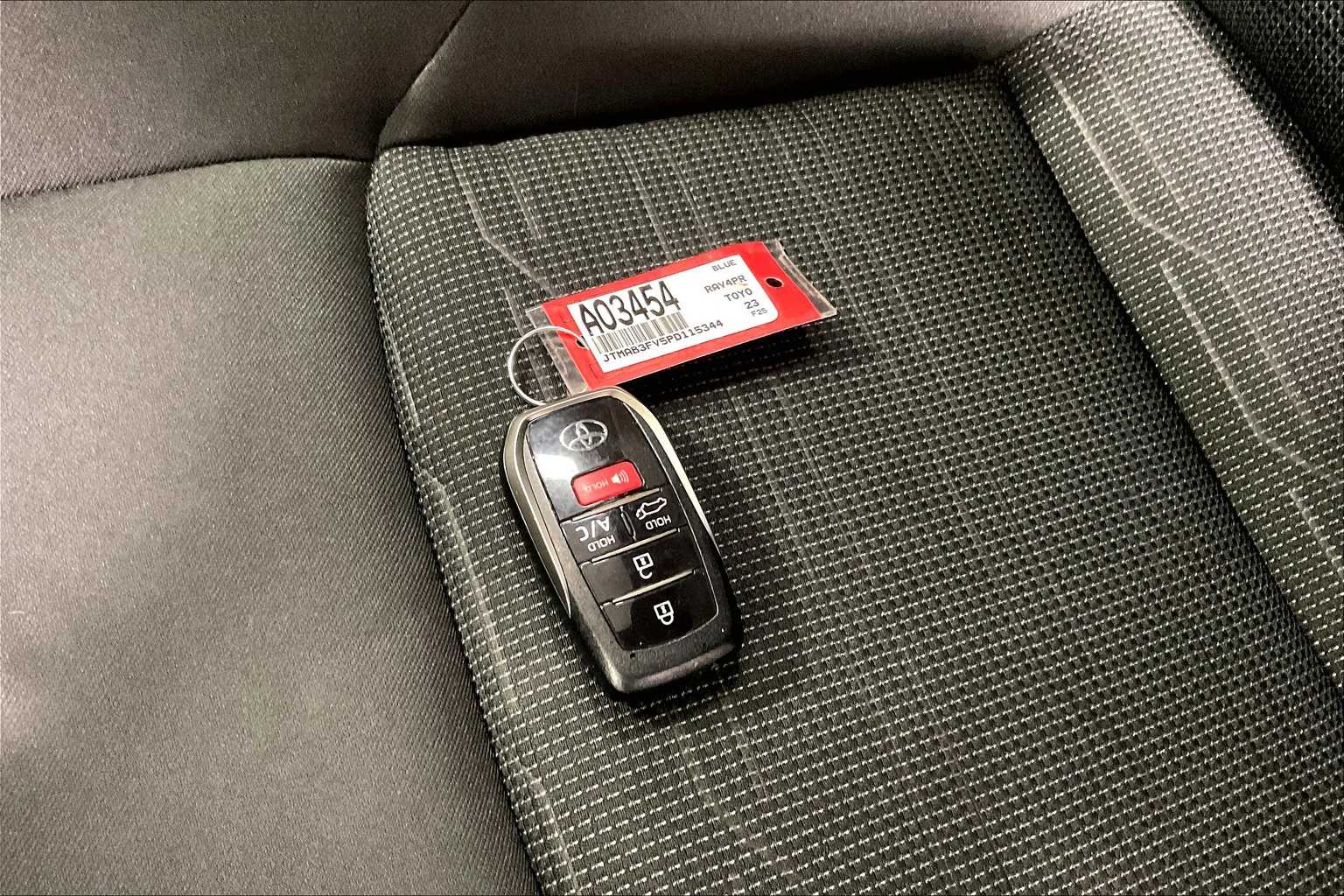 2023 Toyota RAV4 Prime SE - Photo 30