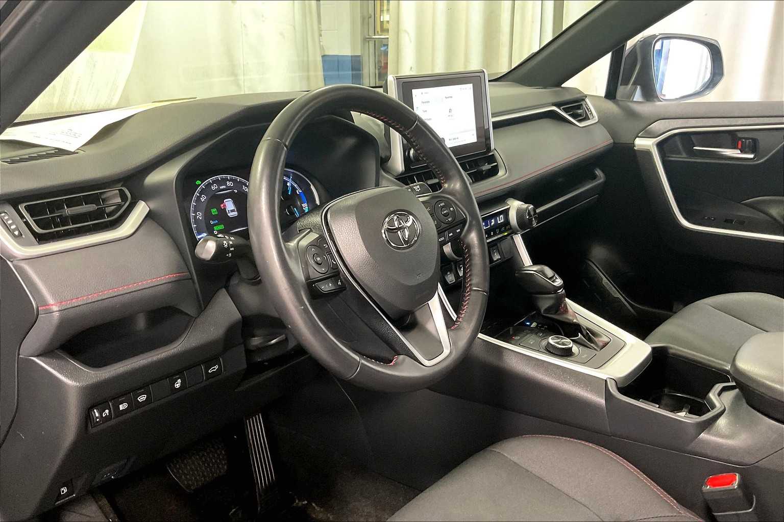 2023 Toyota RAV4 Prime SE - Photo 8