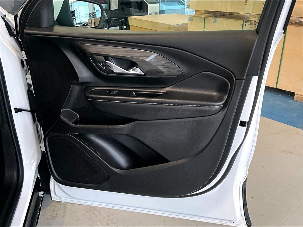 2023 GMC Terrain SLT - Photo 12