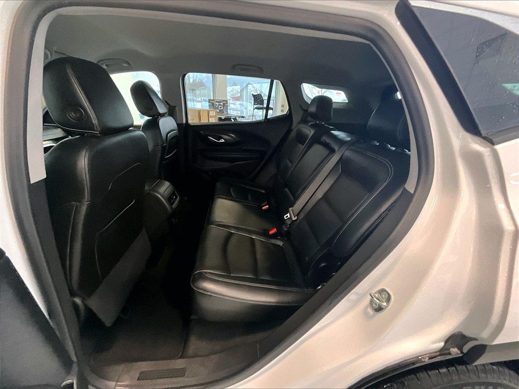 2023 GMC Terrain SLT - Photo 15