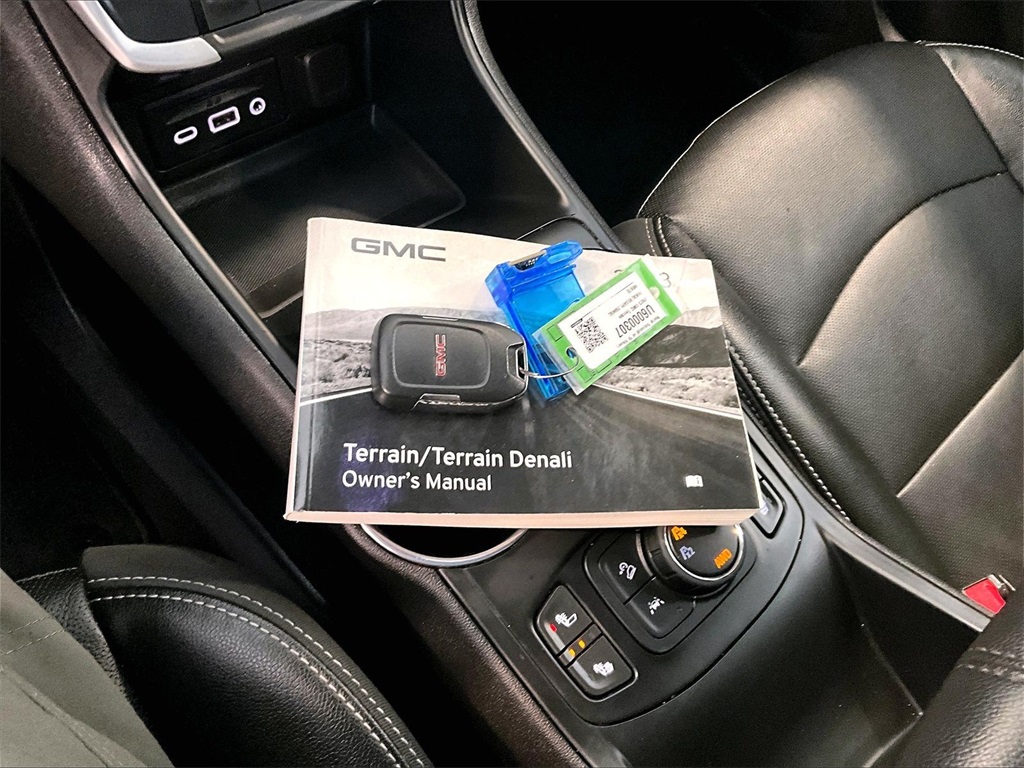 2023 GMC Terrain SLT - Photo 29