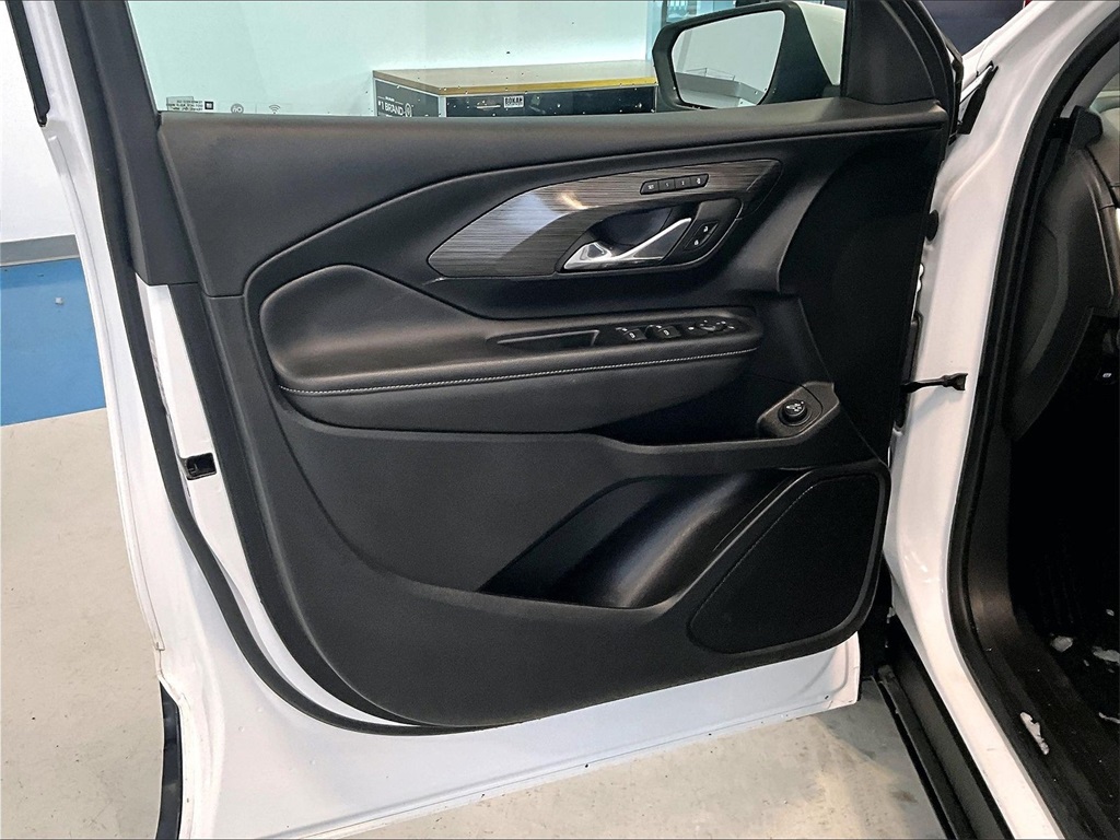 2023 GMC Terrain SLT - Photo 9