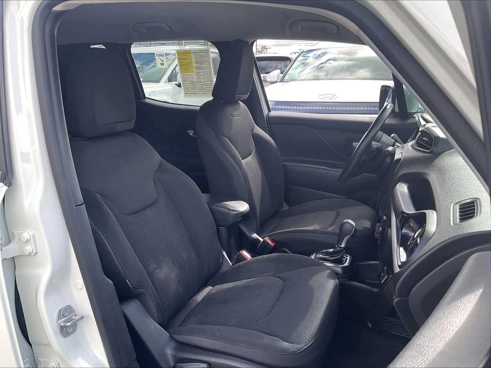 2020 Jeep Renegade Altitude - Photo 11
