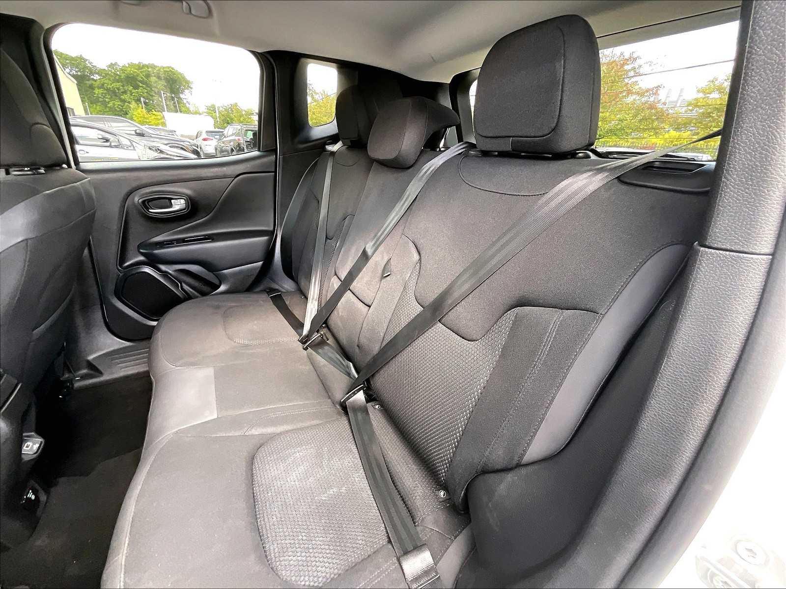 2020 Jeep Renegade Altitude - Photo 15