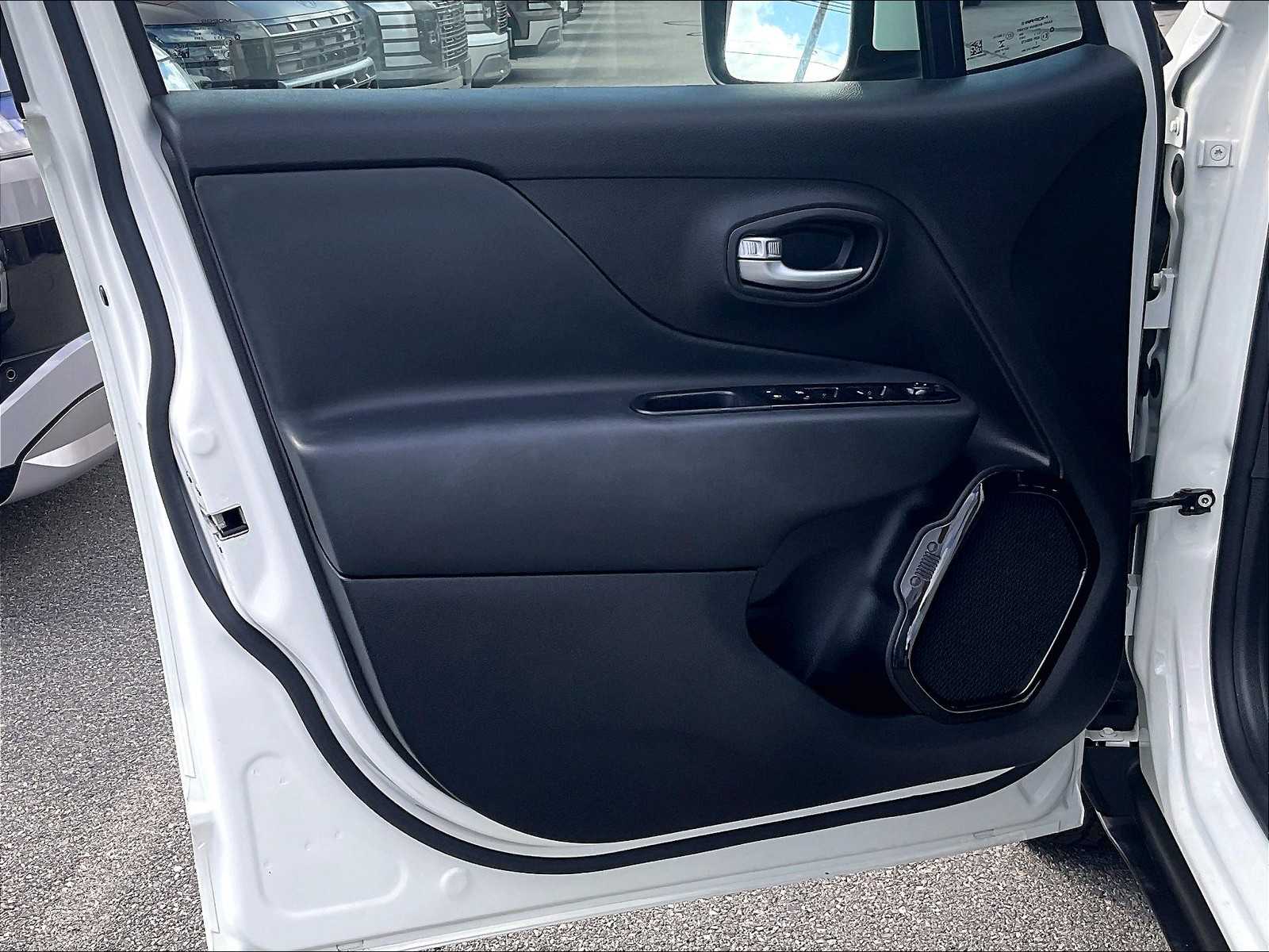 2020 Jeep Renegade Altitude - Photo 9