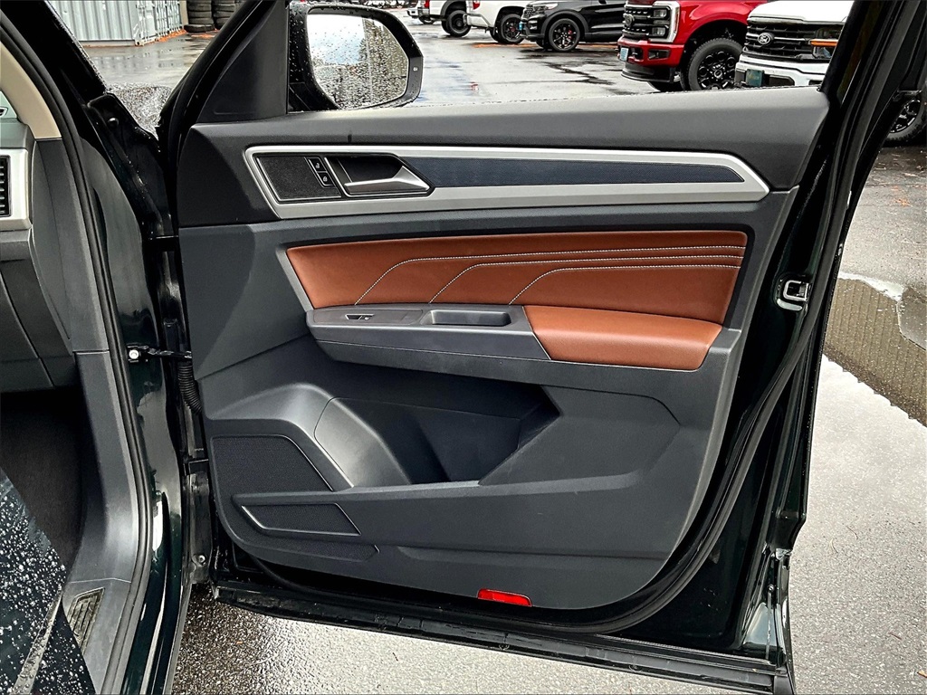 2021 Volkswagen Atlas 3.6L V6 SEL R-Line - Photo 12