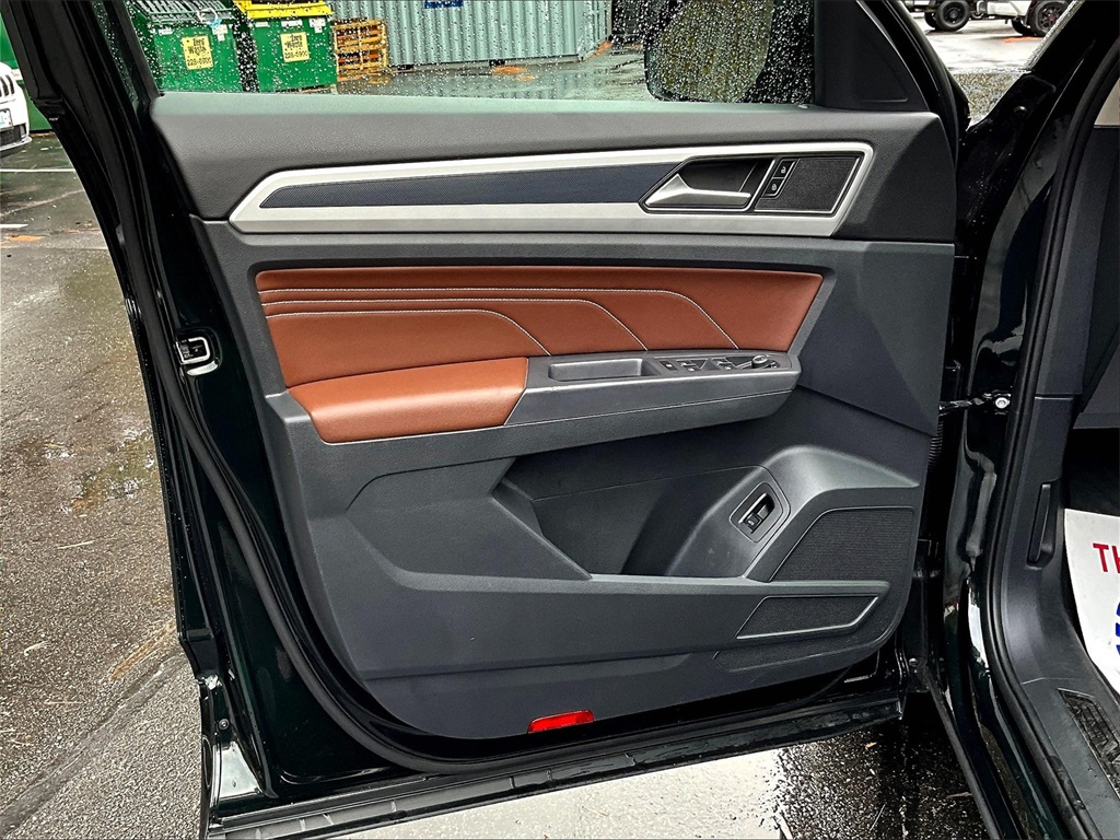 2021 Volkswagen Atlas 3.6L V6 SEL R-Line - Photo 9