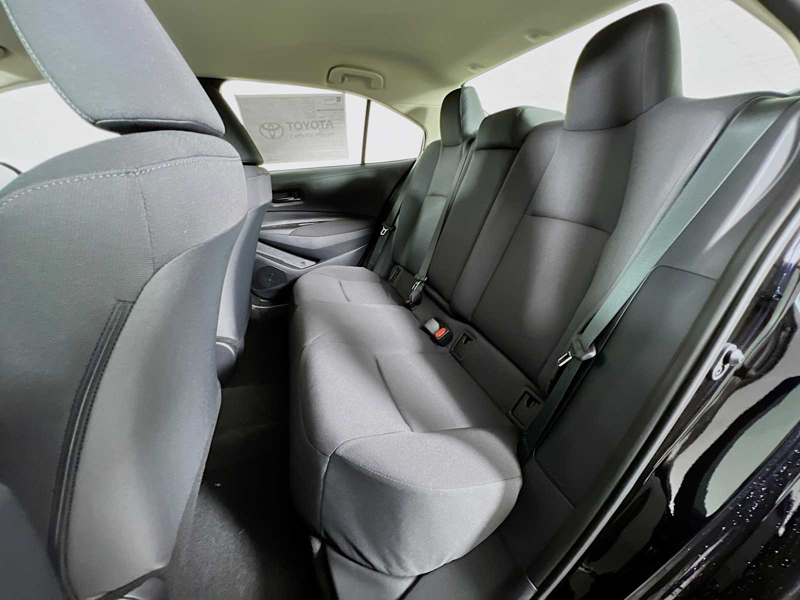 2025 Toyota Corolla LE - Photo 13
