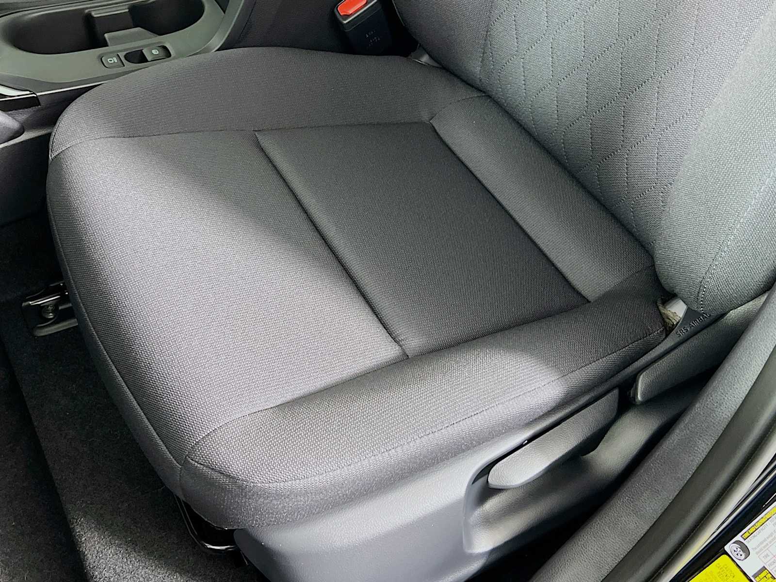 2025 Toyota Corolla LE - Photo 16