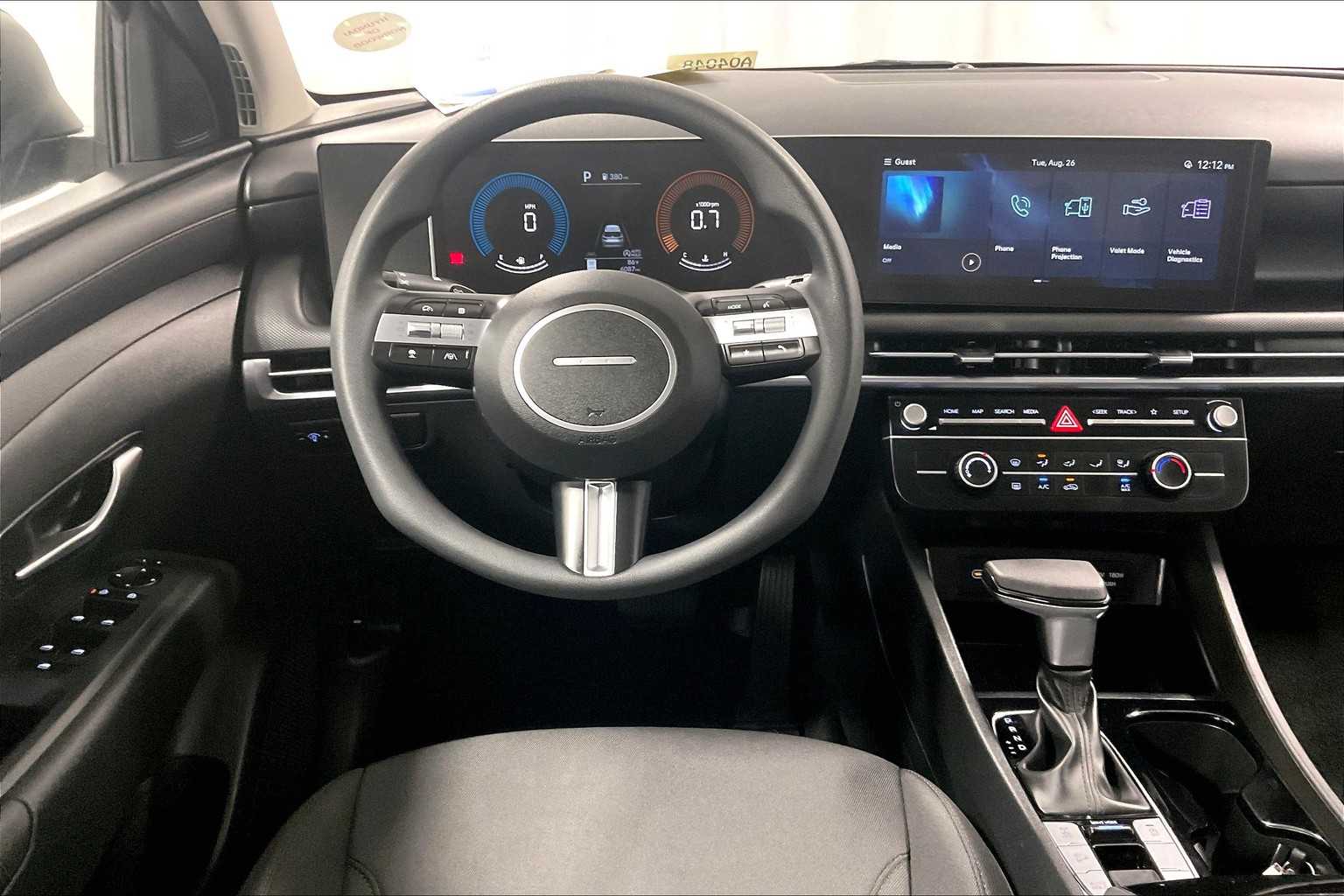 2025 Hyundai Tucson SE - Photo 17