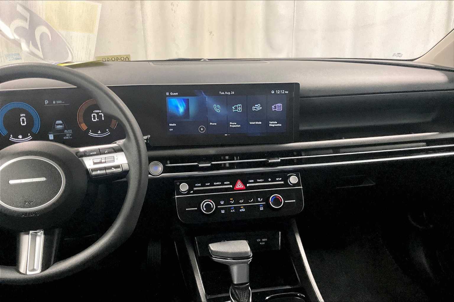 2025 Hyundai Tucson SE - Photo 18