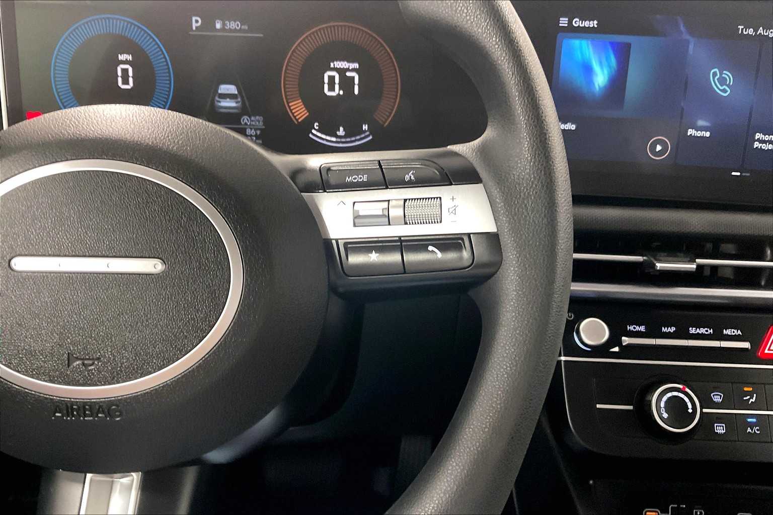 2025 Hyundai Tucson SE - Photo 23