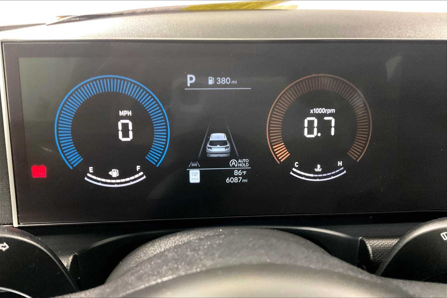 2025 Hyundai Tucson SE - Photo 24