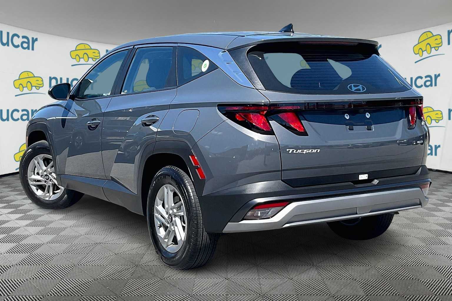 2025 Hyundai Tucson SE - Photo 4