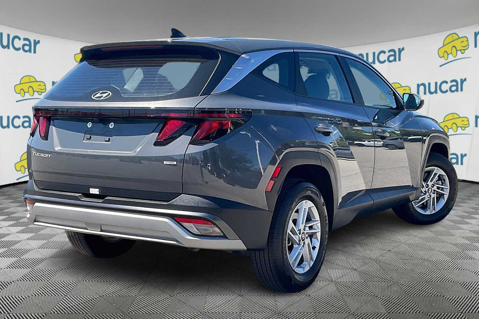 2025 Hyundai Tucson SE - Photo 6