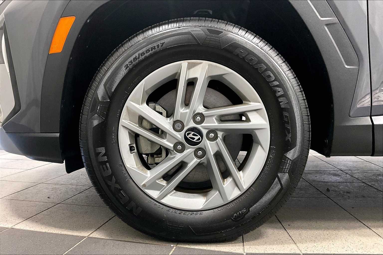 2025 Hyundai Tucson SE - Photo 7